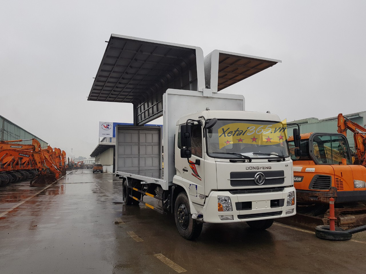 Xe Tải Thùng Cánh Dơi Bán Hàng Lưu Động/Dongfeng Hoang Huy B180