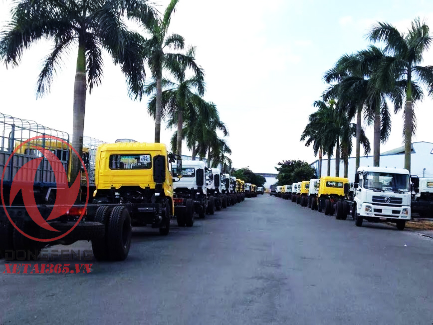 XE TẢI DONGFENG HOÀNG HUY  B180 THÙNG INOX 7.7M MẪU MỚI 